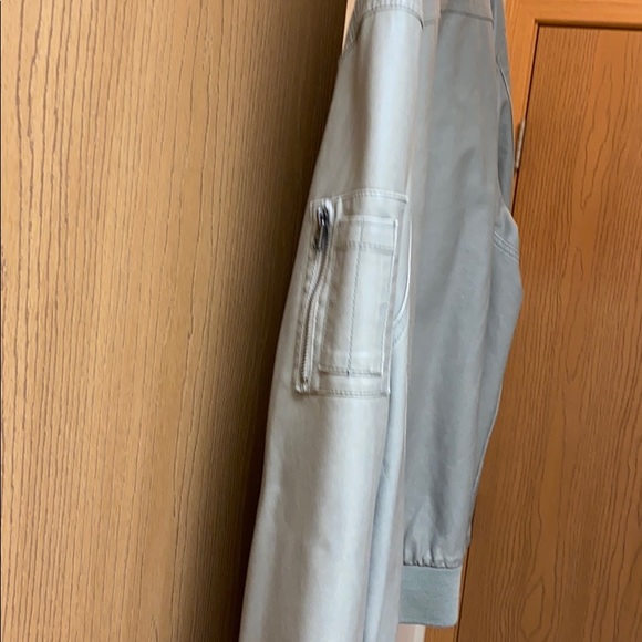 Leather jacket - Picture 3 of 3